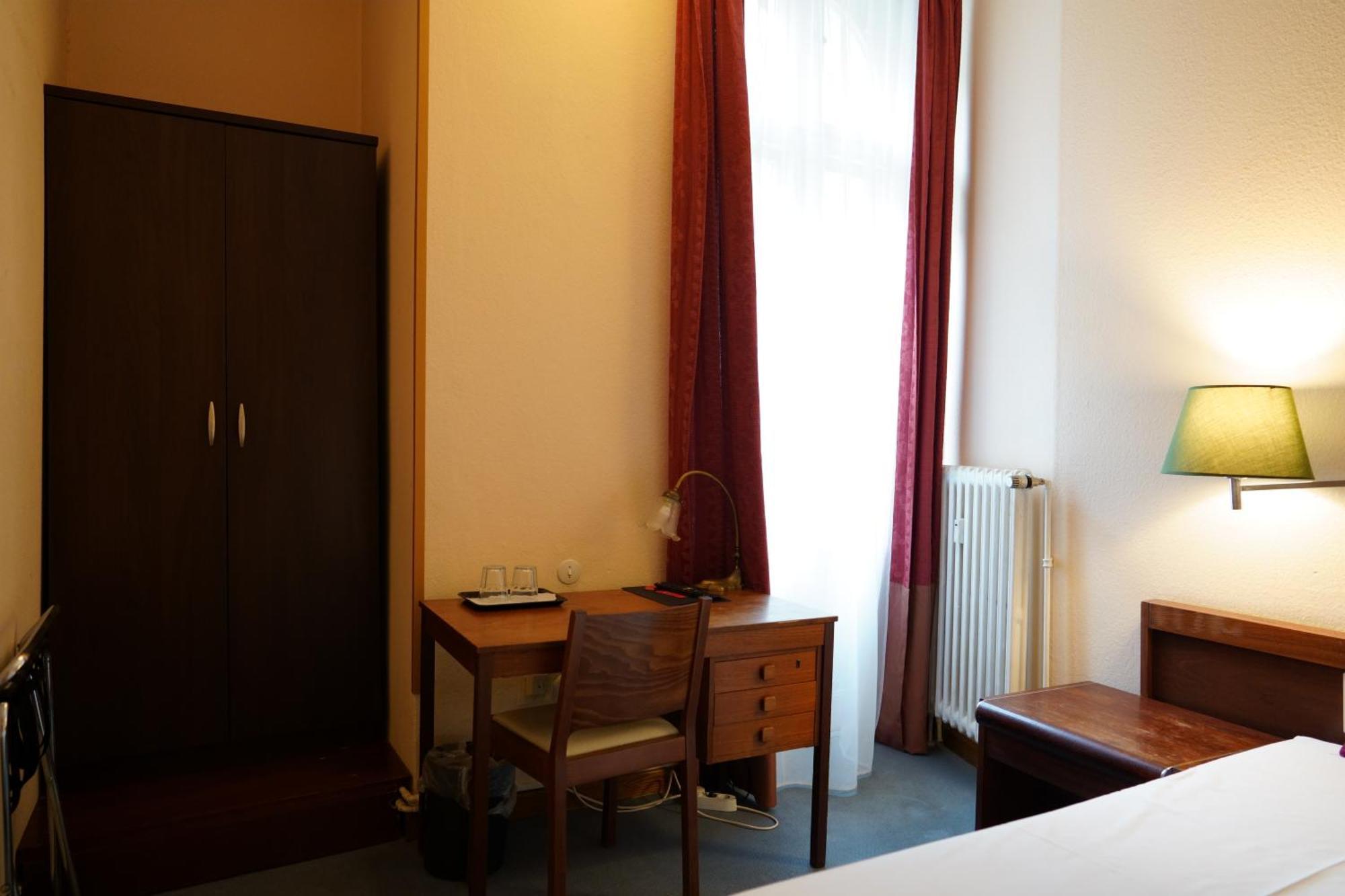Hotel Pension Xantener Eck Берлін Екстер'єр фото